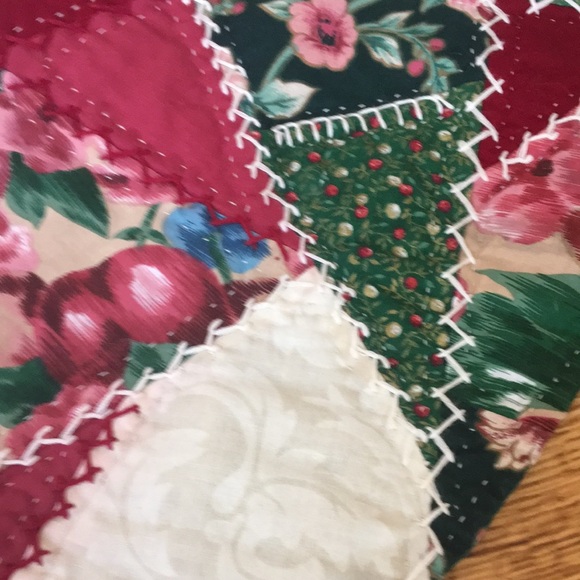 Beautiful Christmas tree skirt - Picture 7 of 7